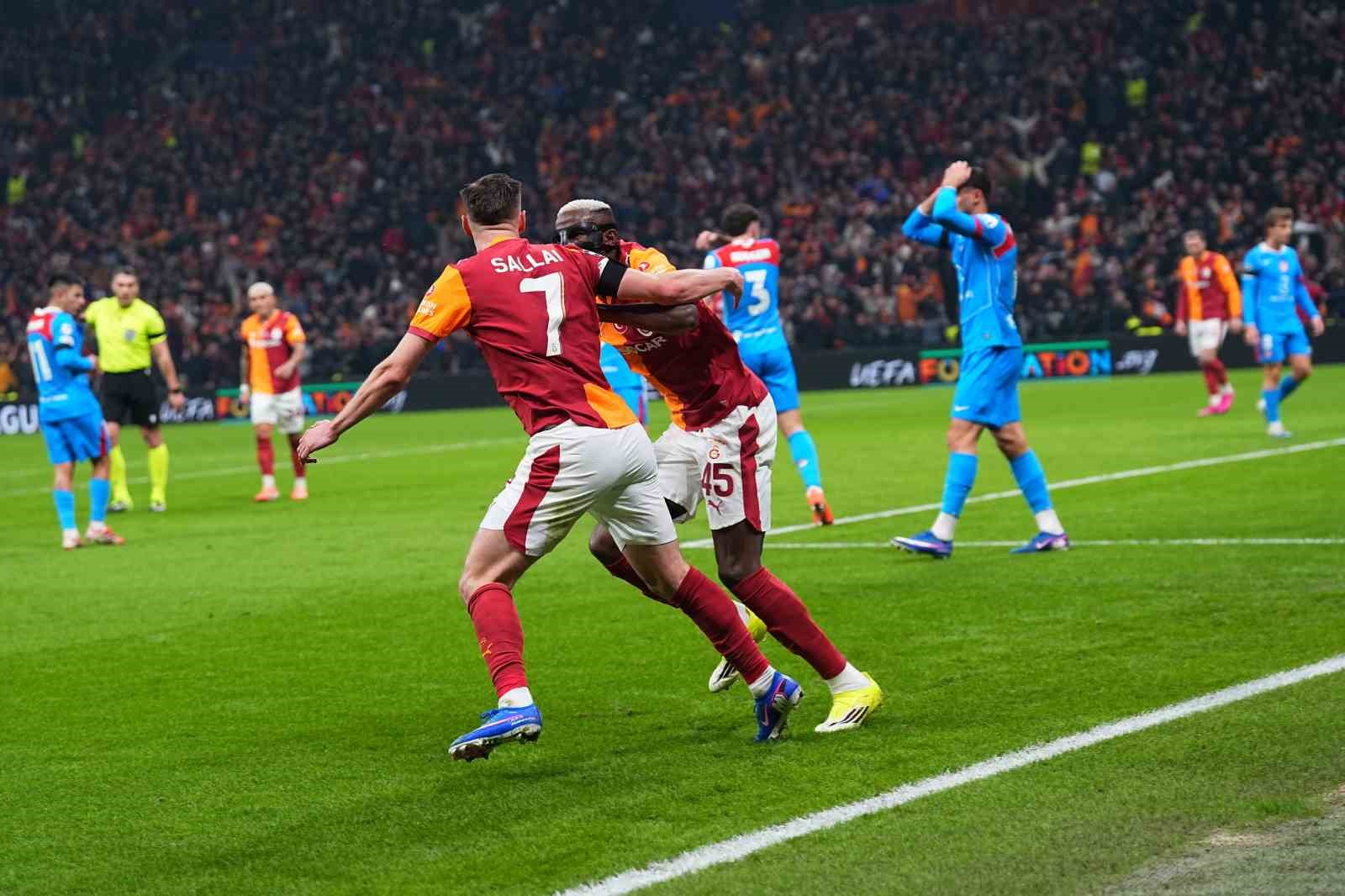 UEFA Şampiyonlar Ligi: Galatasaray: 1 - Atletico Madrid: 1 (İlk yarı)
