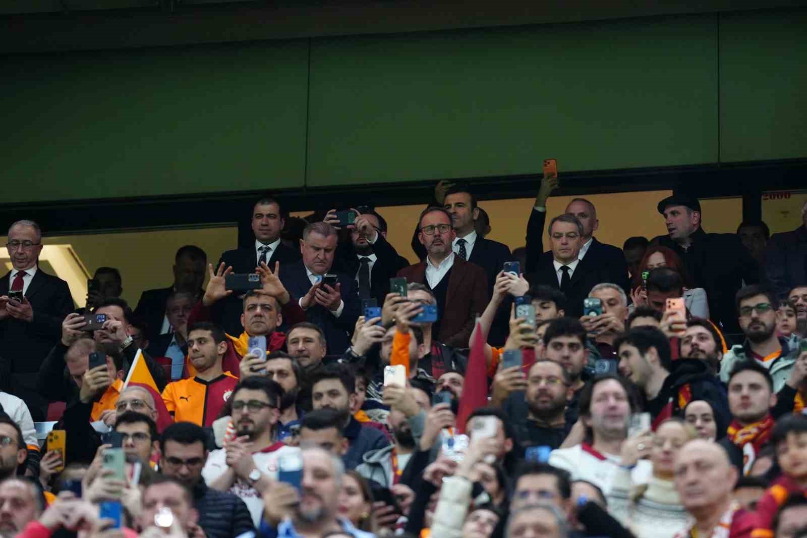 UEFA Şampiyonlar Ligi: Galatasaray: 1 - Juventus: 0 (Maç devam ediyor)
