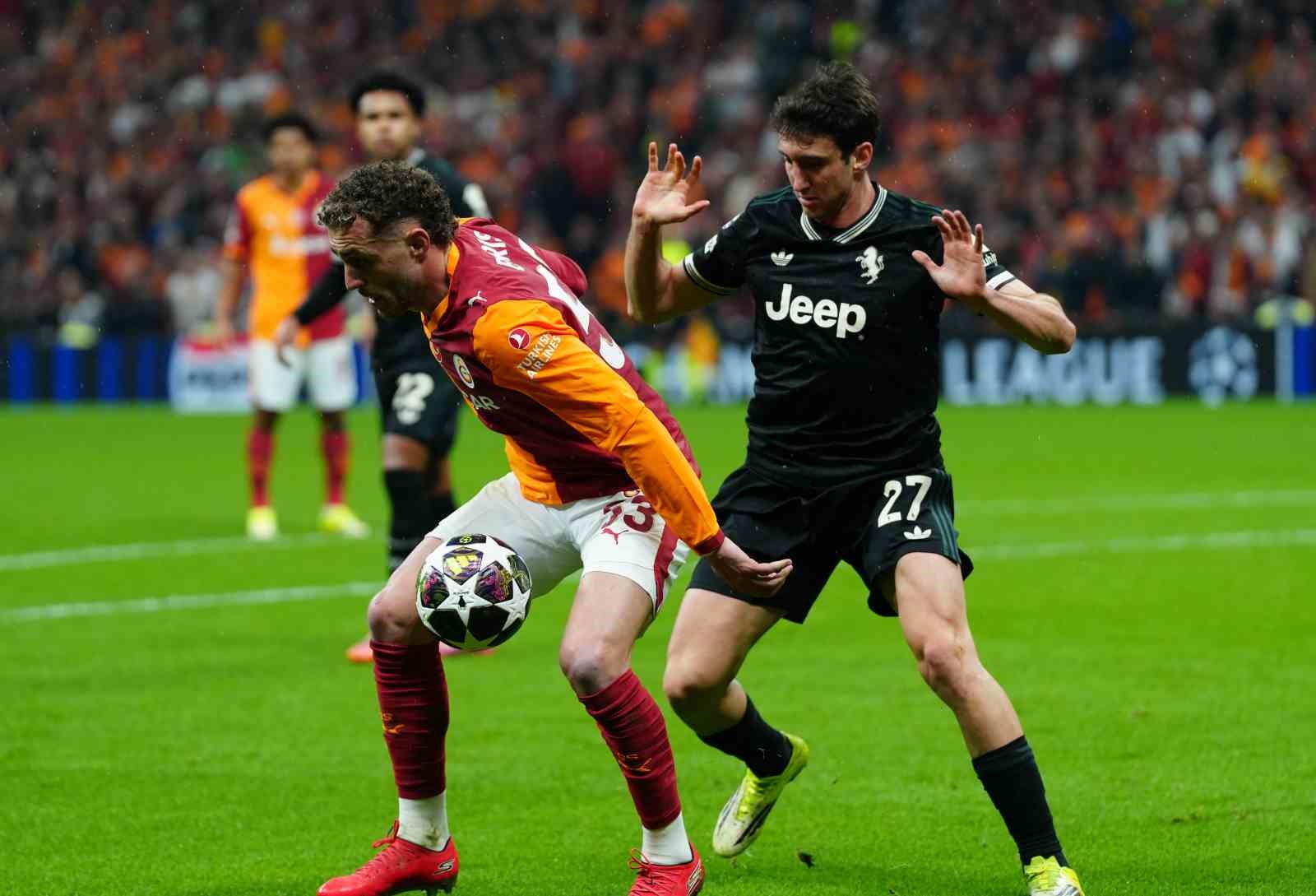 UEFA Şampiyonlar Ligi: Galatasaray: 1 - Juventus: 2 (İlk yarı)

