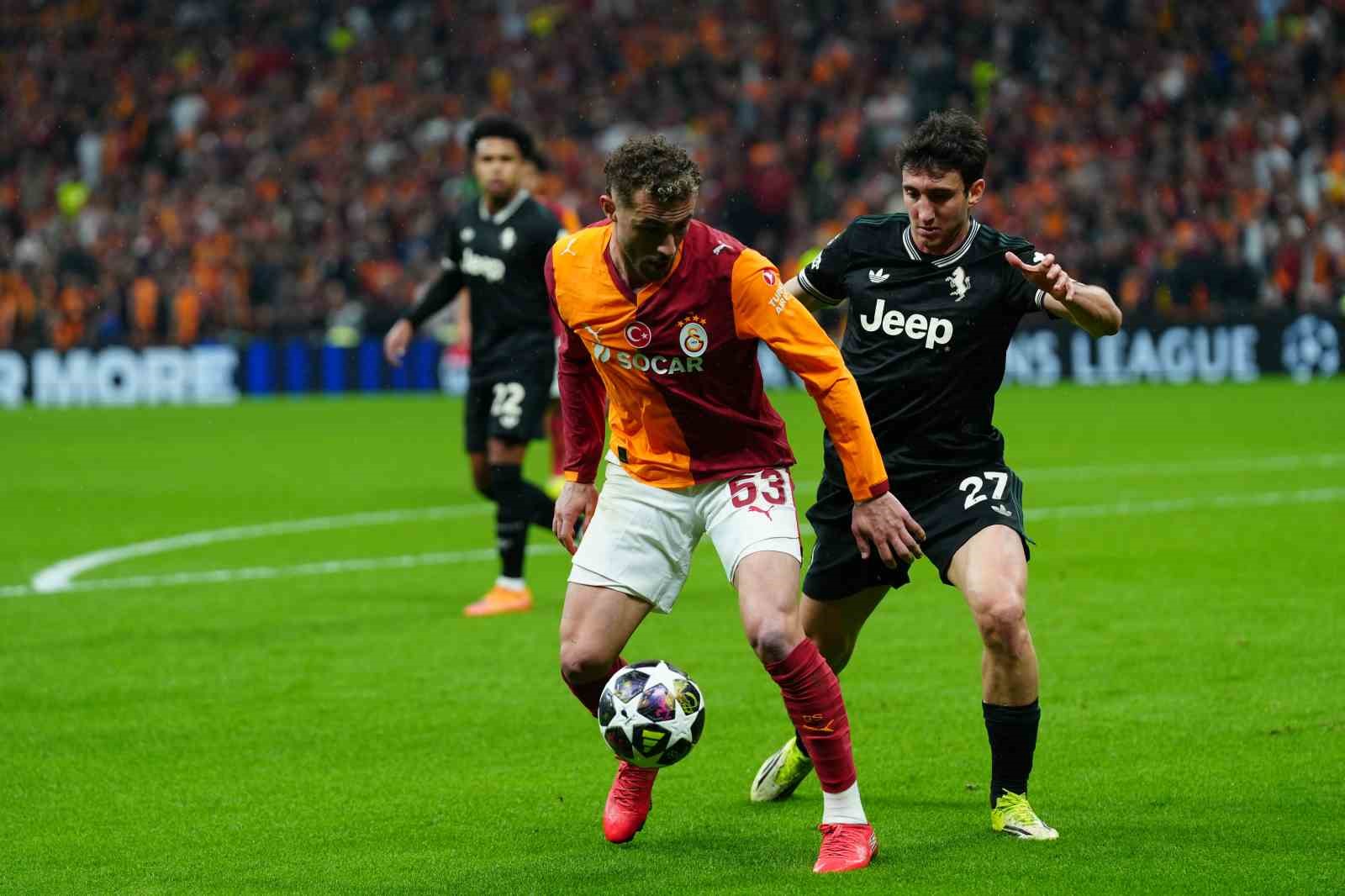 UEFA Şampiyonlar Ligi: Galatasaray: 1 - Juventus: 2 (İlk yarı)
