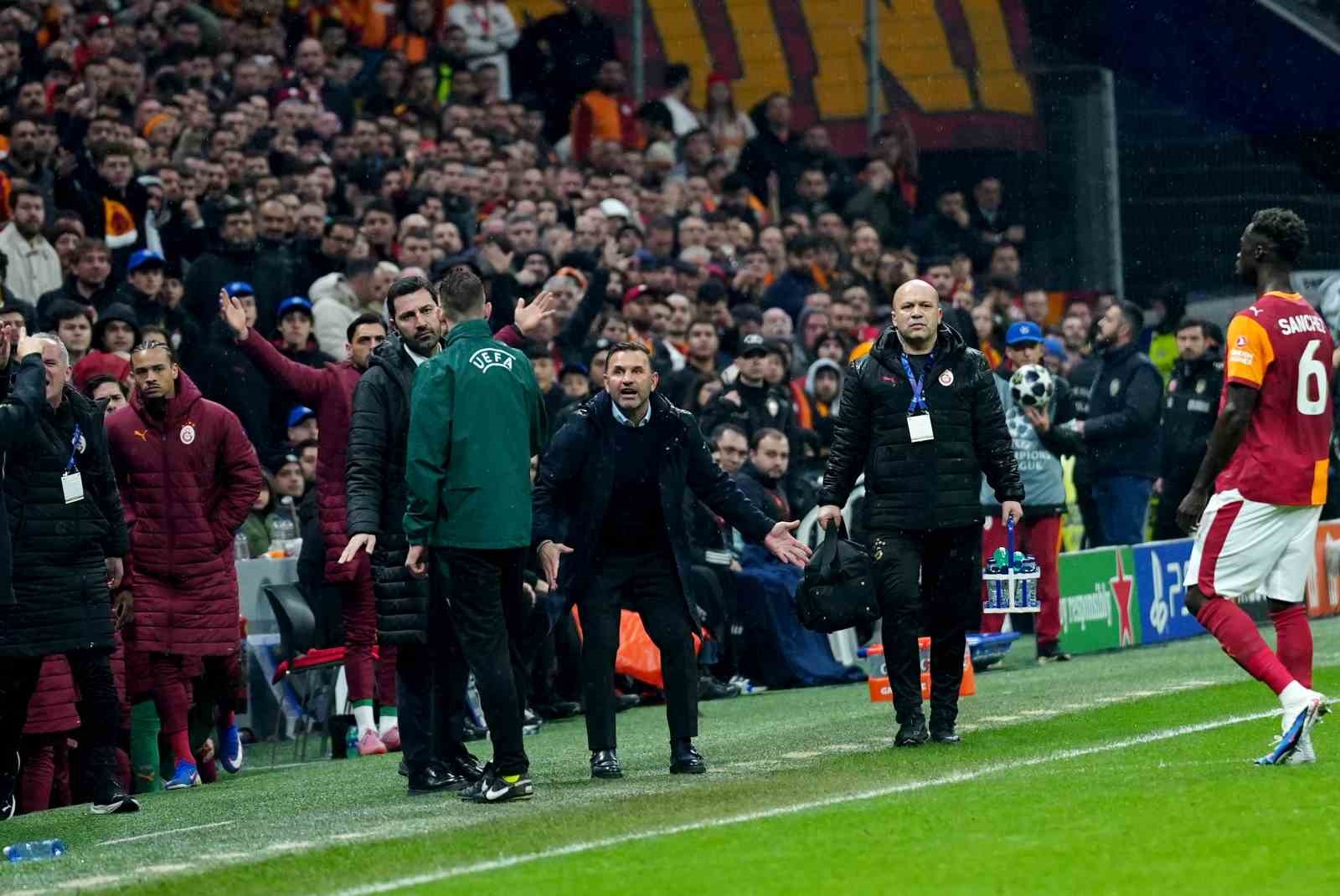 UEFA Şampiyonlar Ligi: Galatasaray: 1 - Juventus: 2 (İlk yarı)
