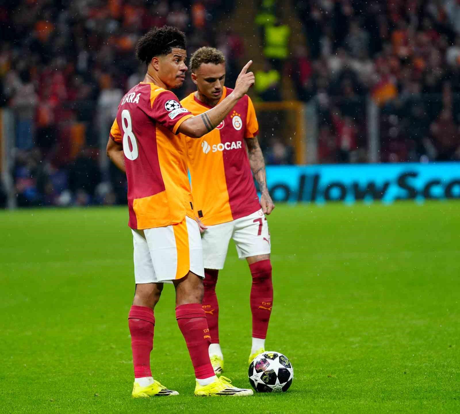 UEFA Şampiyonlar Ligi: Galatasaray: 1 - Juventus: 2 (İlk yarı)
