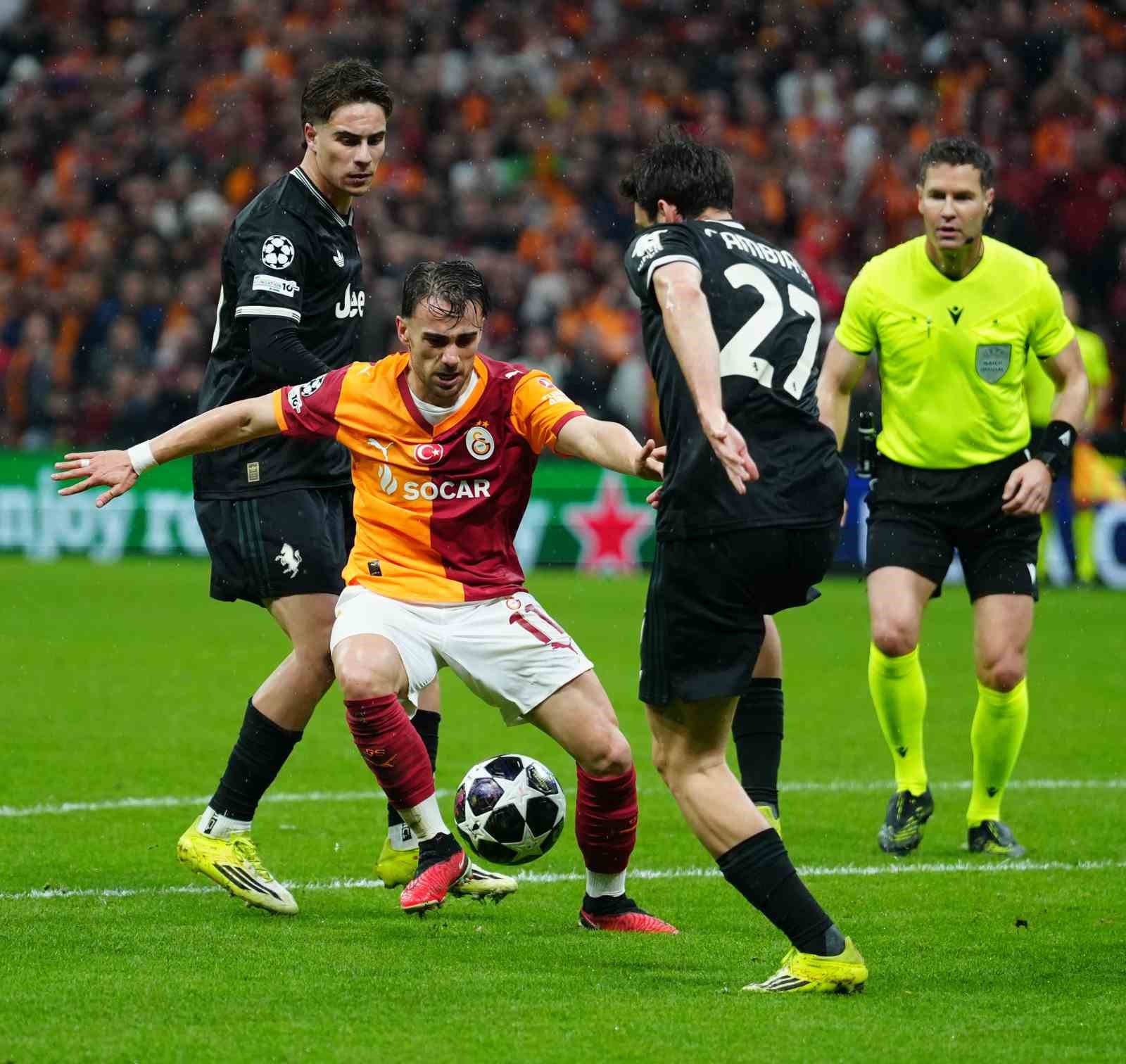 UEFA Şampiyonlar Ligi: Galatasaray: 1 - Juventus: 2 (İlk yarı)
