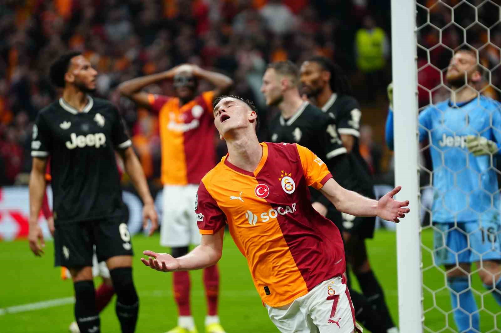 UEFA Şampiyonlar Ligi: Galatasaray: 1 - Juventus: 2 (İlk yarı)
