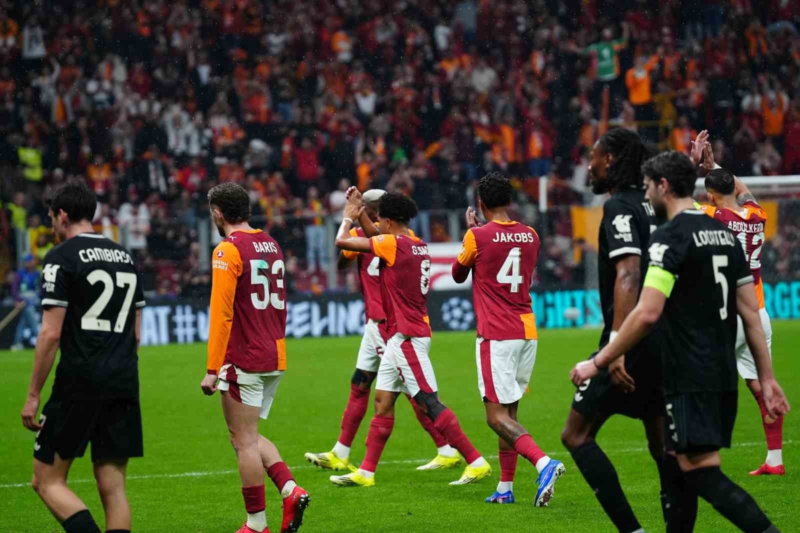 UEFA Şampiyonlar Ligi: Galatasaray: 1 - Juventus: 2 (İlk yarı)
