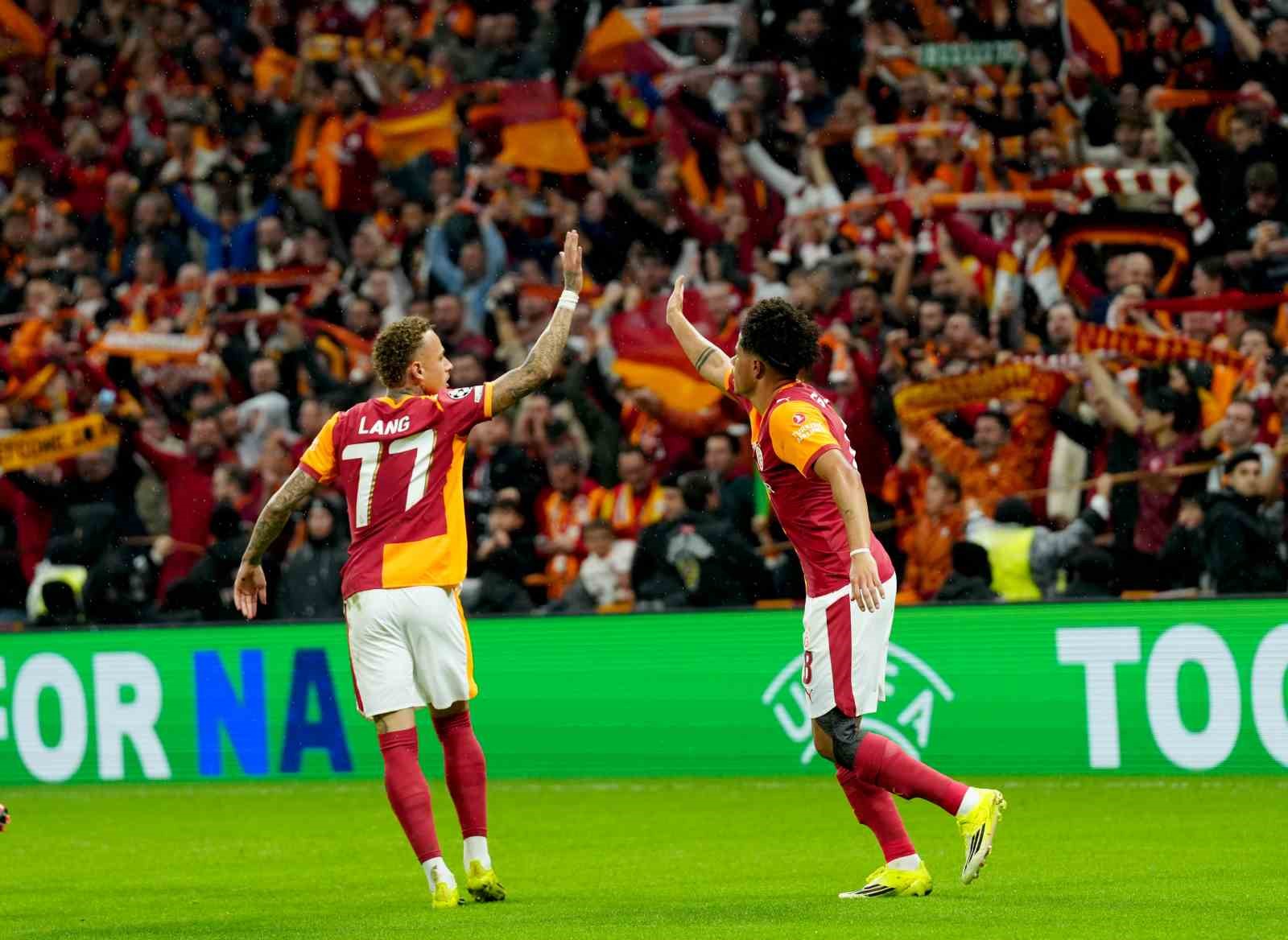UEFA Şampiyonlar Ligi: Galatasaray: 1 - Juventus: 2 (İlk yarı)
