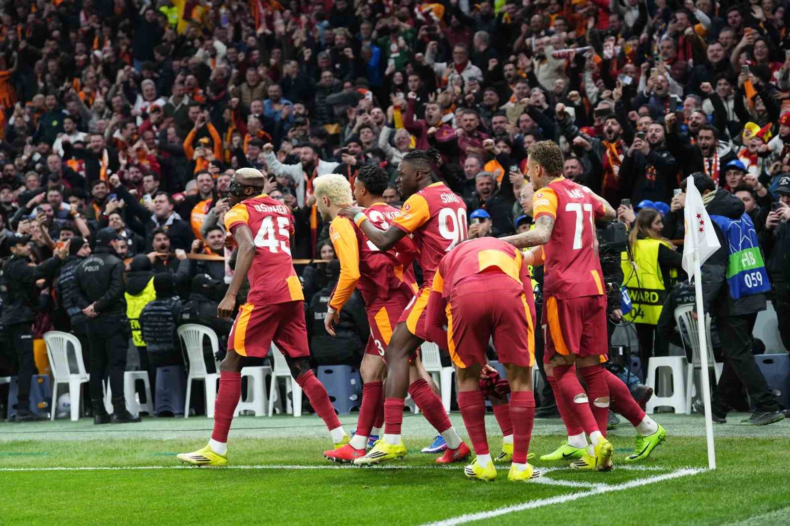 UEFA Şampiyonlar Ligi: Galatasaray: 1 - Liverpool: 0 (Maç devam ediyor)
