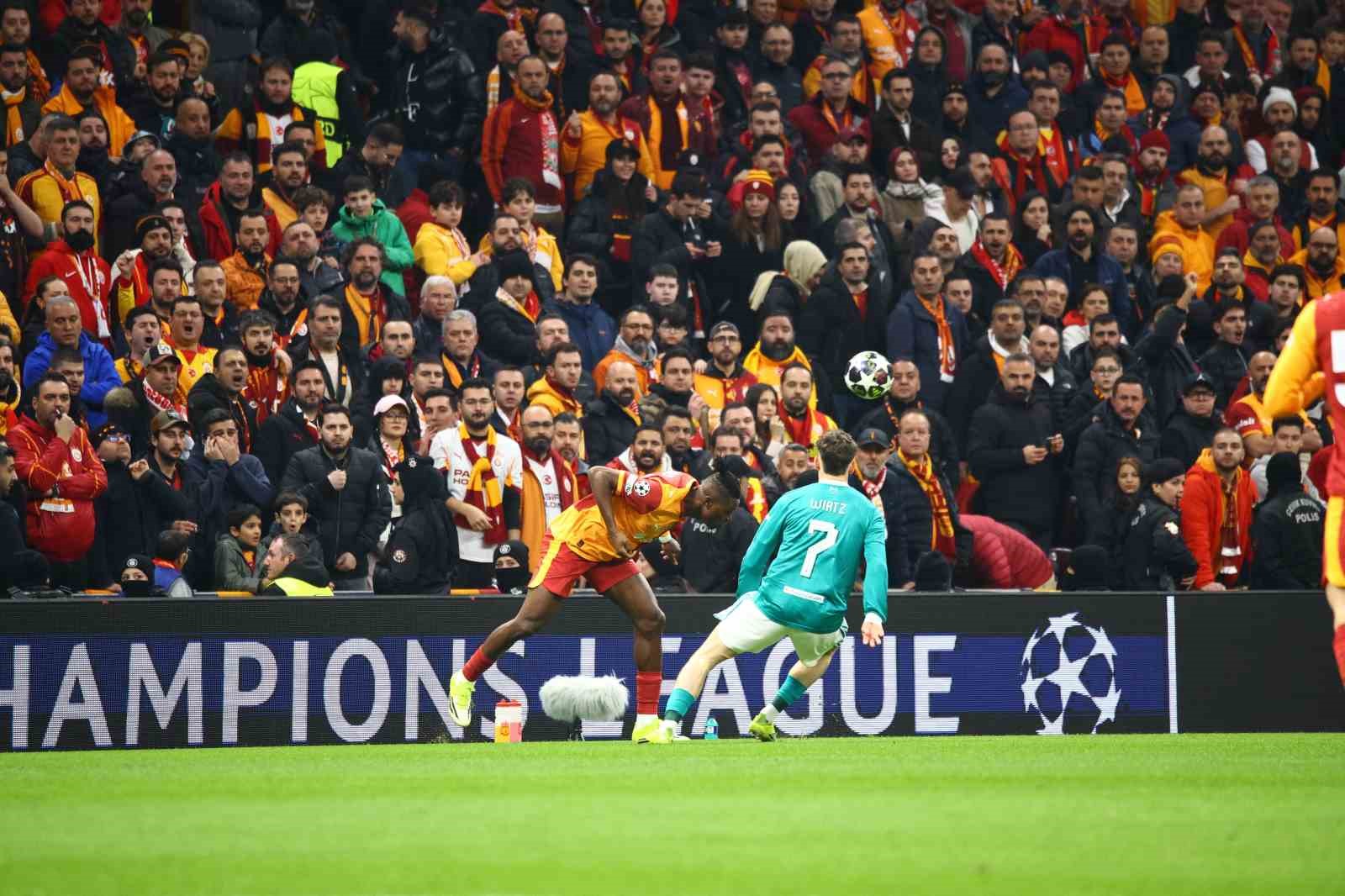 UEFA Şampiyonlar Ligi: Galatasaray: 1 - Liverpool: 0 (Maç devam ediyor)
