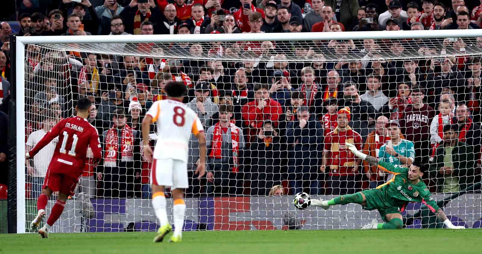 UEFA Şampiyonlar Ligi: Liverpool: 1 - Galatasaray: 0 (İlk yarı)
