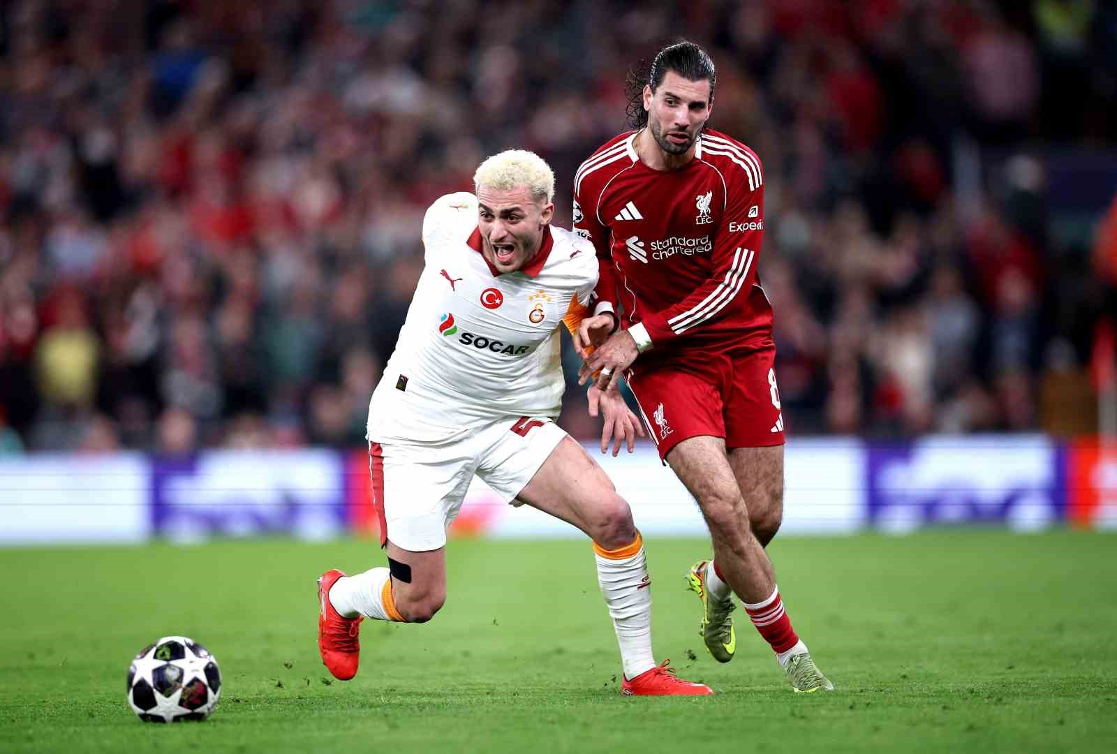 UEFA Şampiyonlar Ligi: Liverpool: 1 - Galatasaray: 0 (İlk yarı)
