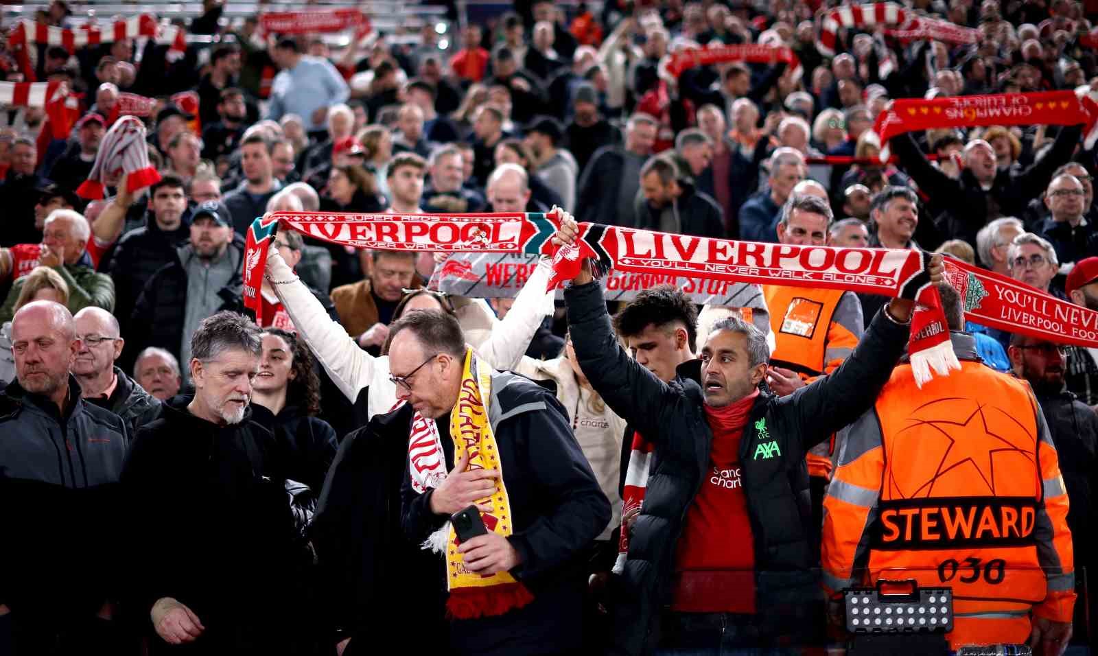 UEFA Şampiyonlar Ligi: Liverpool: 1 - Galatasaray: 0 (İlk yarı)
