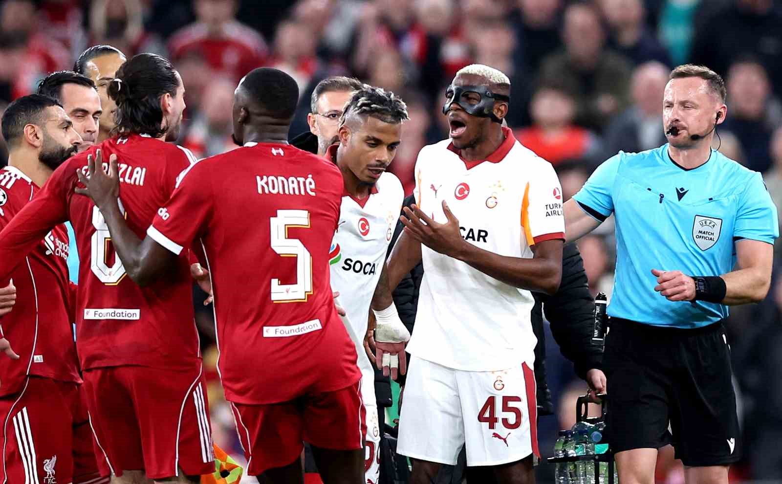 UEFA Şampiyonlar Ligi: Liverpool: 1 - Galatasaray: 0 (İlk yarı)
