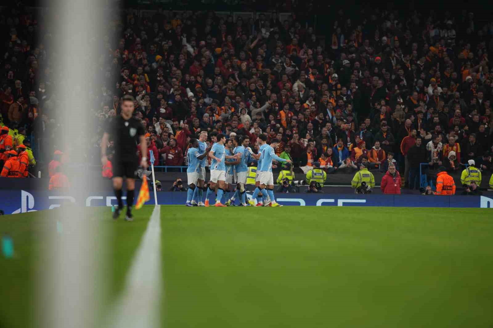 UEFA Şampiyonlar Ligi: Manchester City: 2 - Galatasaray: 0 (İlk yarı)
