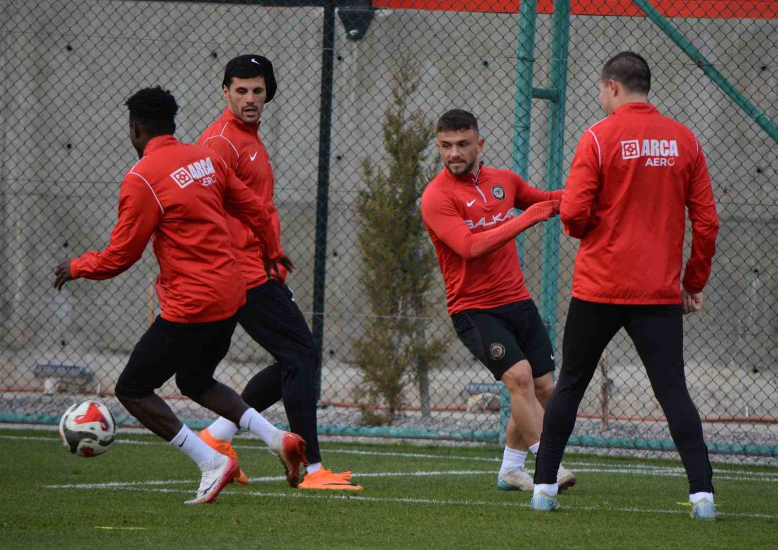 Uğur Uçar: "Hedefimiz kupayı Çorum halkına armağan etmek"
