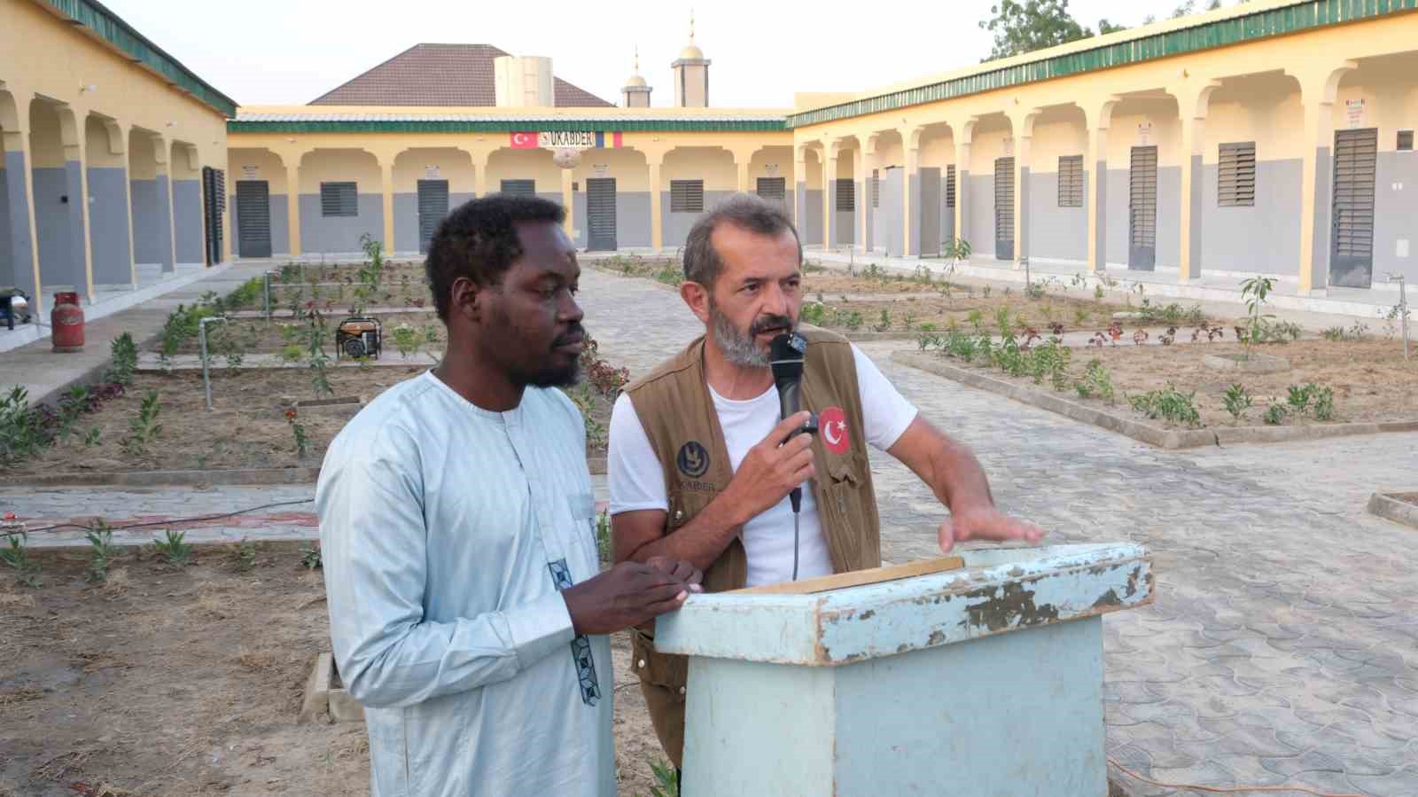 UKABDER eli ile Çad’da Türk sancağı dalgalanıyor
