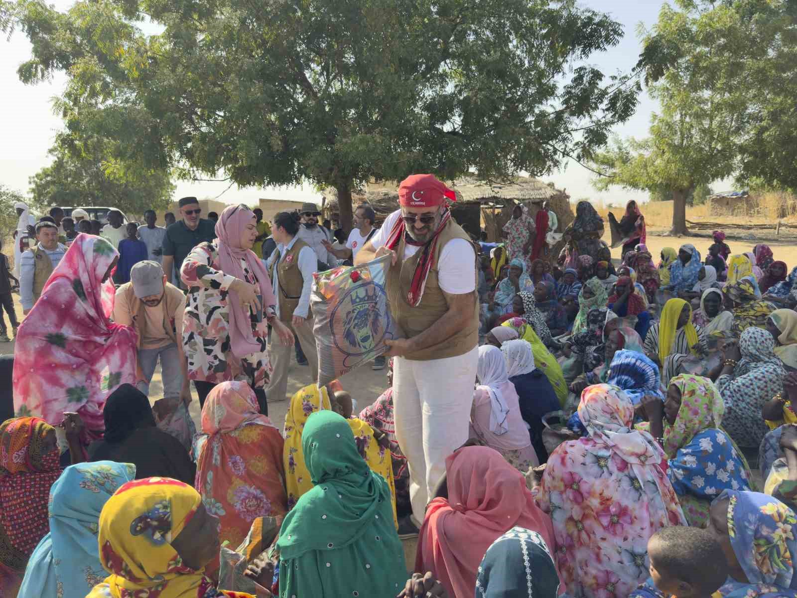 UKABDER’den Afrika Çad’da iyilik seferberliği: Binlerce paket erzak, on binlerce ekmek ihtiyaç sahiplerine ulaştı
