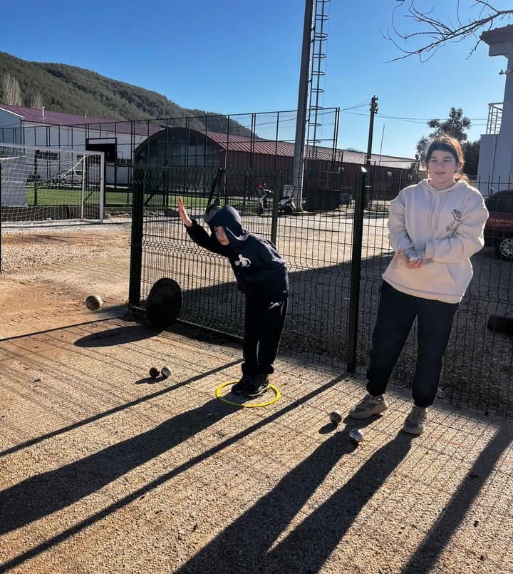 Ula’da Bocce branşı yoğun ilgi görüyor
Ula’da Bocce branşı yoğun ilgi görüyor