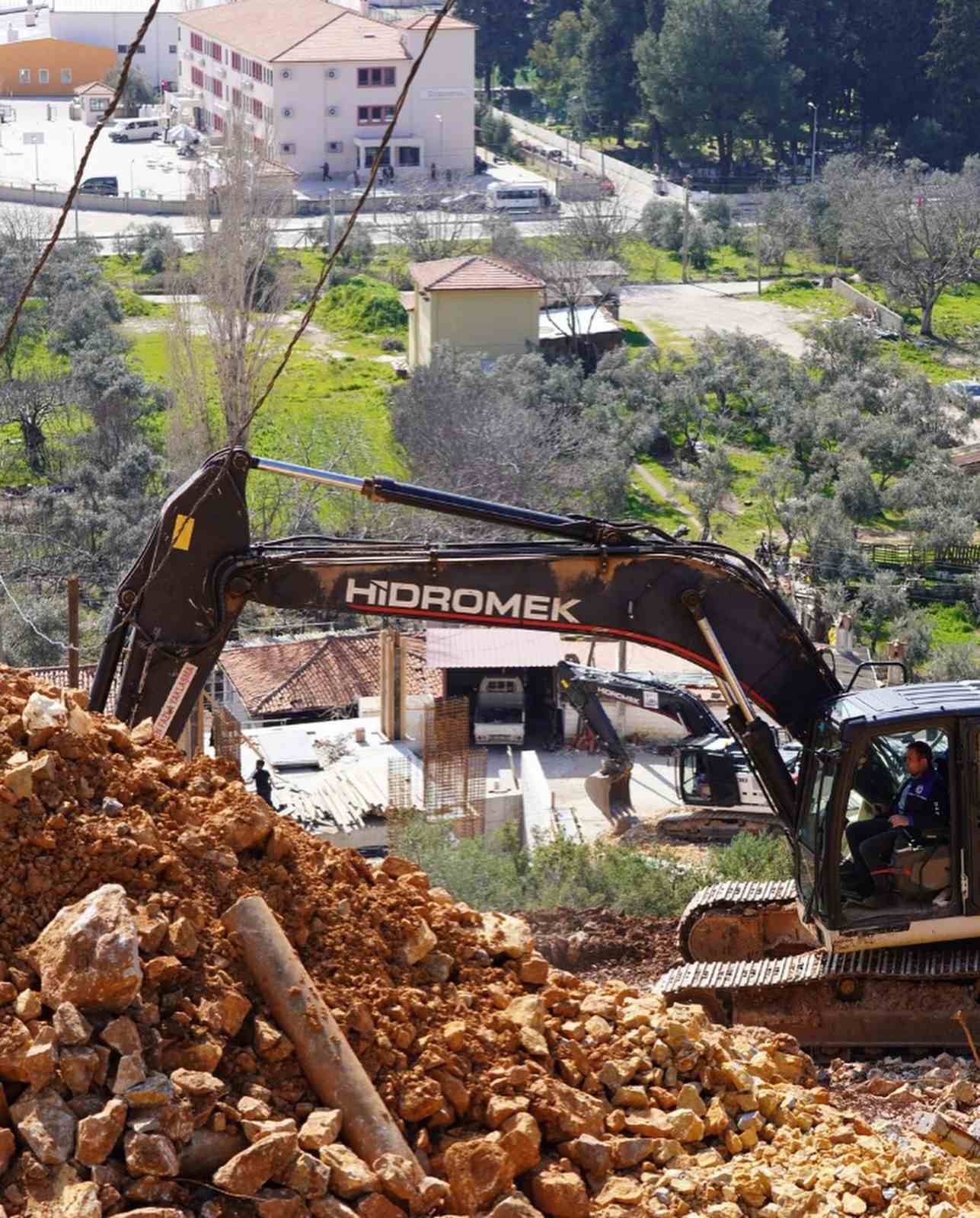 Ula’nın içme suyu hatları yenileniyor
