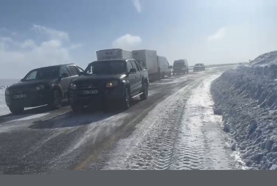 Ulaşıma kar ve tipi engeli
