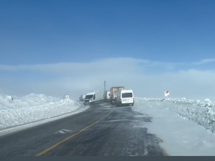 Ulaşıma kar ve tipi engeli
