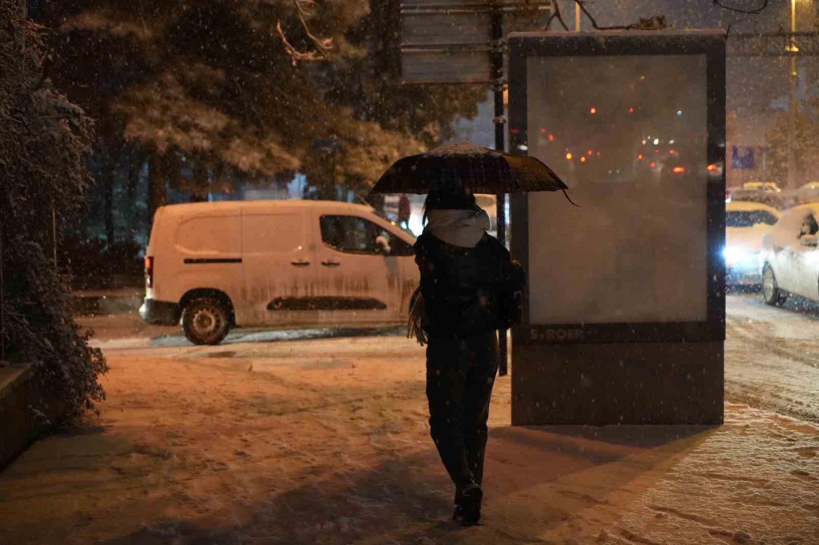 Ulaşımda 43 ilin geçiş güzergahı Kırıkkale’de kar yağışı etkili oldu
