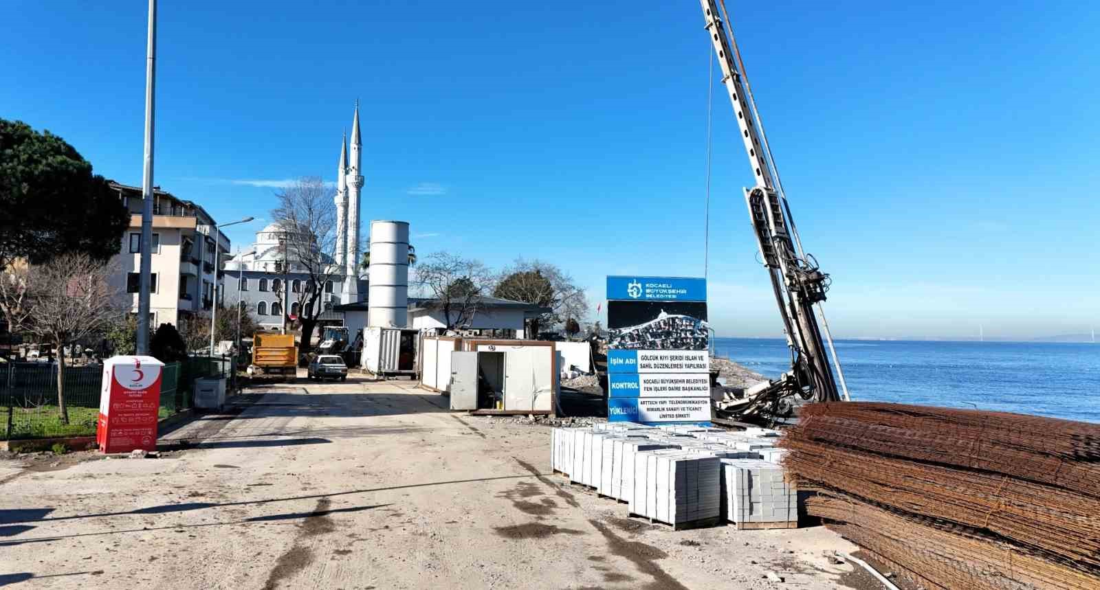 Ulaşlı Sahil şeridi fırtınaya karşı yenileniyor
