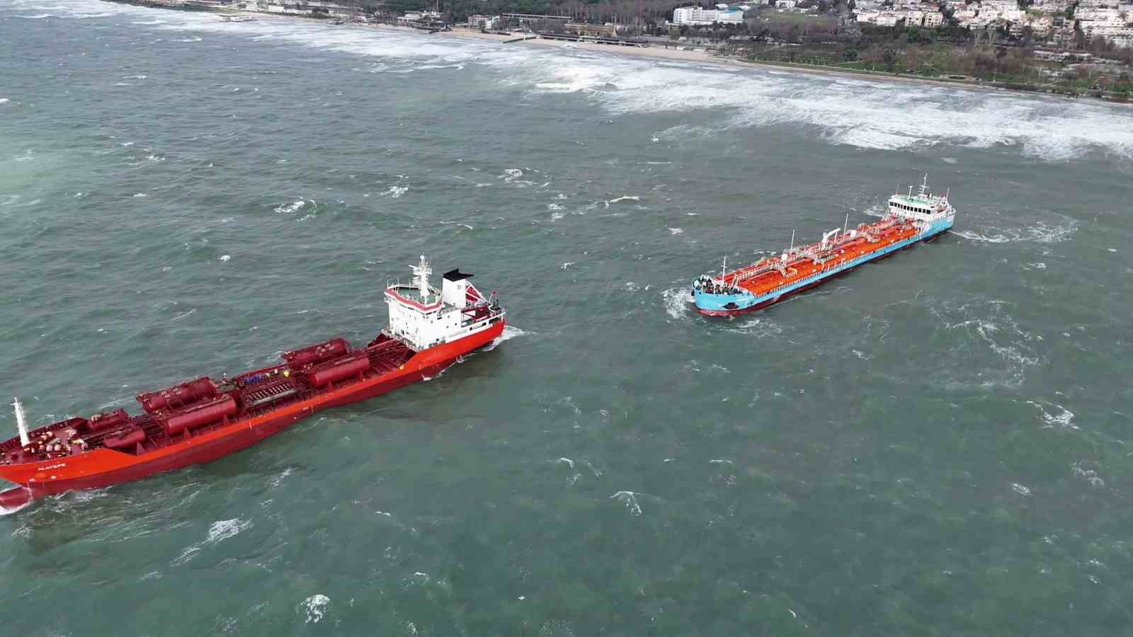 Ulaştırma ve Alt Yapı Bakanlığından İstanbul’da birbirine temas eden 2 tanker gemi açıklaması
