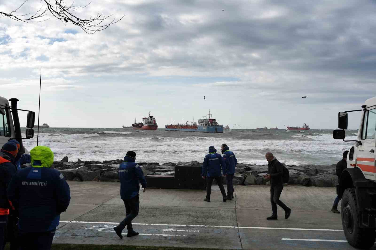 Ulaştırma ve Alt Yapı Bakanlığından İstanbul’da birbirine temas eden 2 tanker gemi açıklaması
