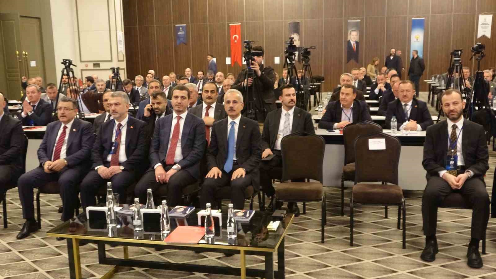 Ulaştırma ve Altyapı Bakanı Uraloğlu: "Karadeniz’e demiryolu Samsun’dan Sarp’a uzanacak"
