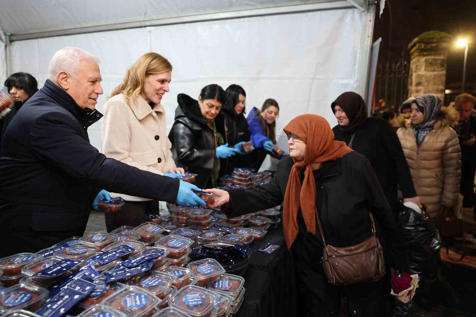 Ulu Cami’de Ramazan’a tatlı başlangıç
