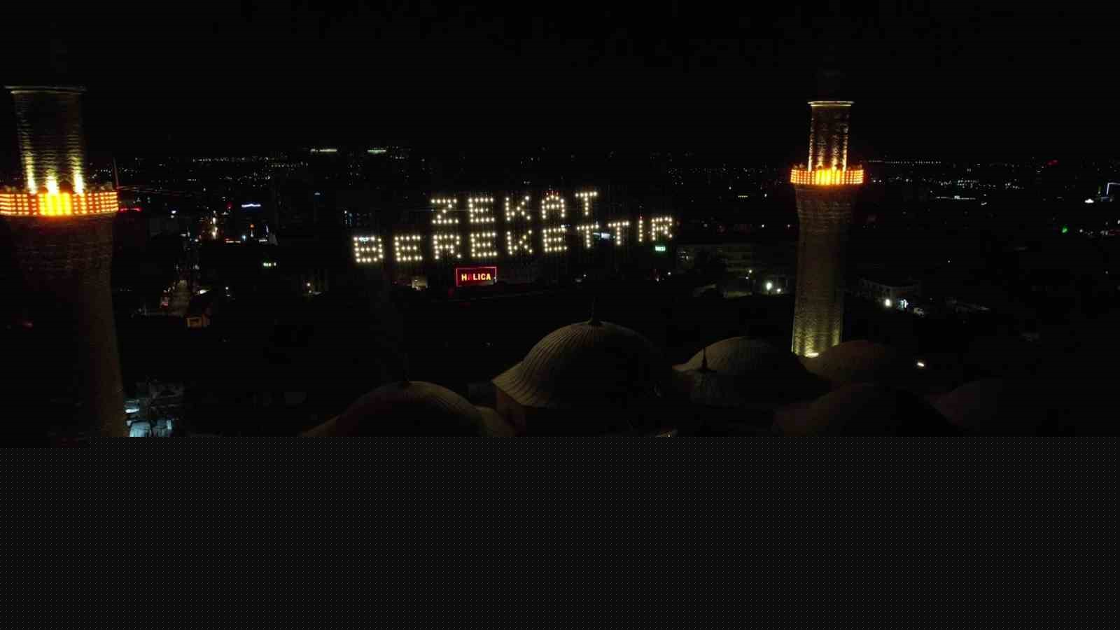 Ulucami’nin yeni mahyası Uludağ’dan görülüyor
