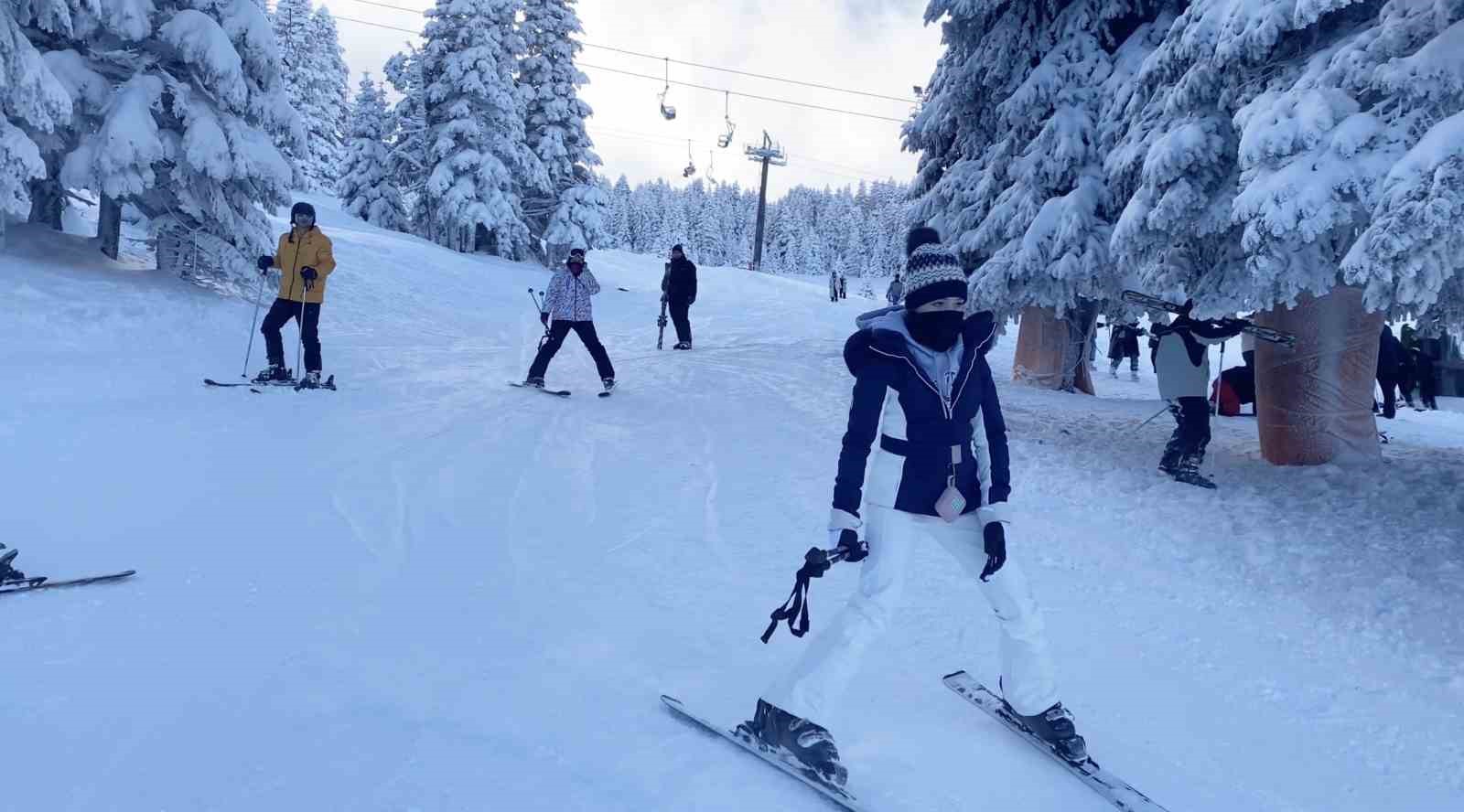 Uludağ rengarenk, sömestr cümbüşü yaşanıyor..

