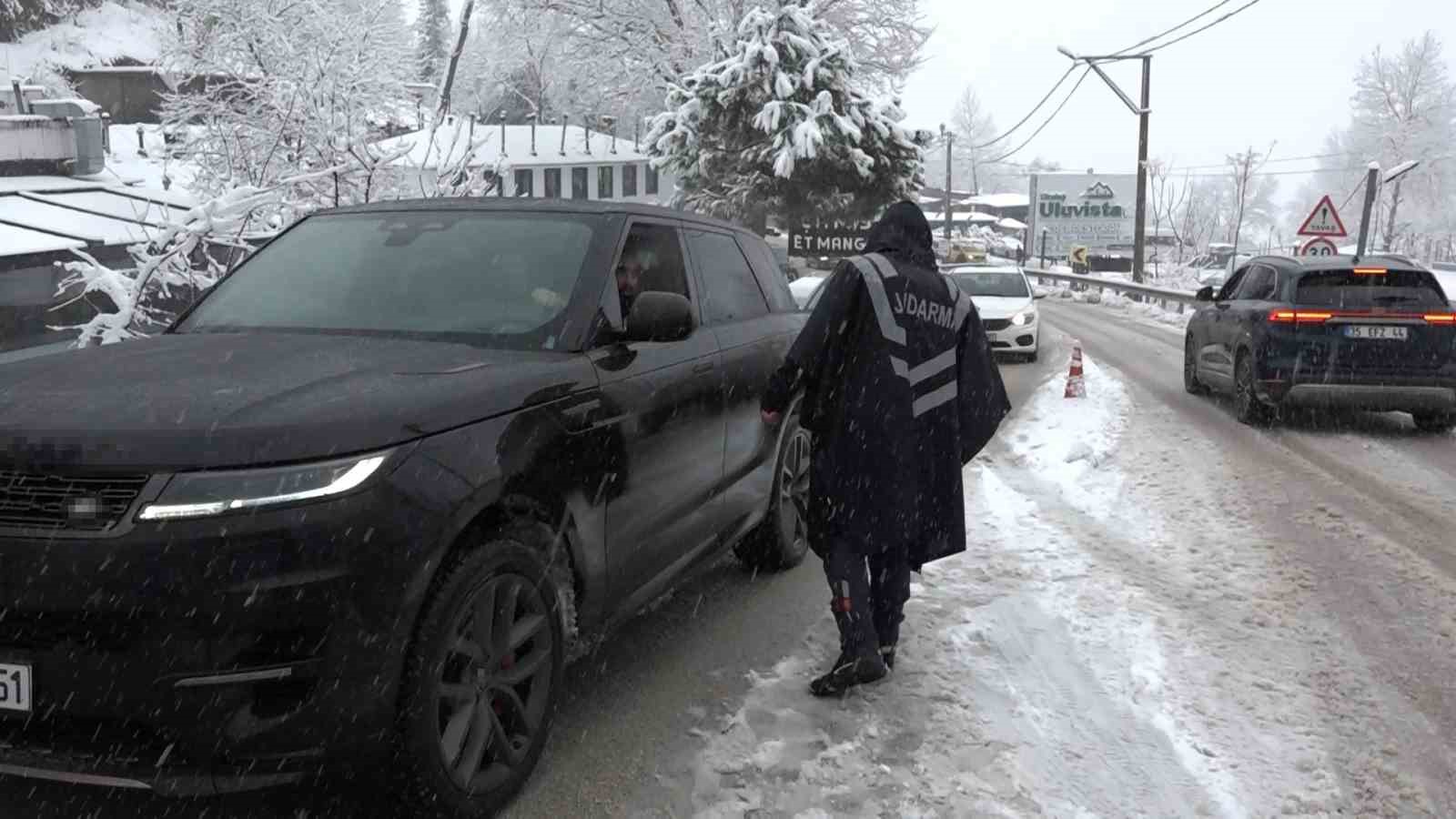 Uludağ’a çıkanlara jandarma izin vermedi
