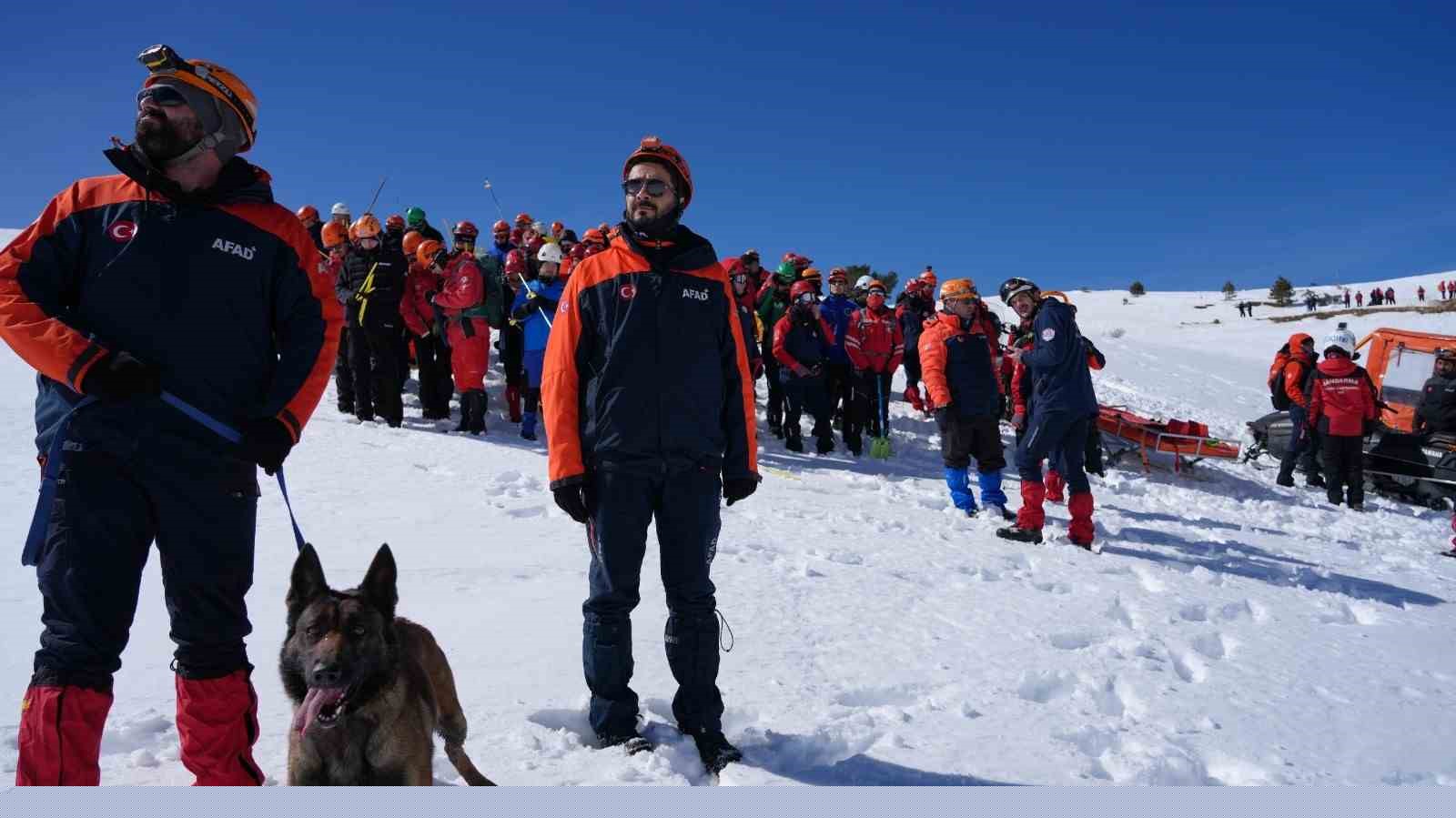 Uludağ’da çığ arama kurtarma tatbikatı gerçekleşti

