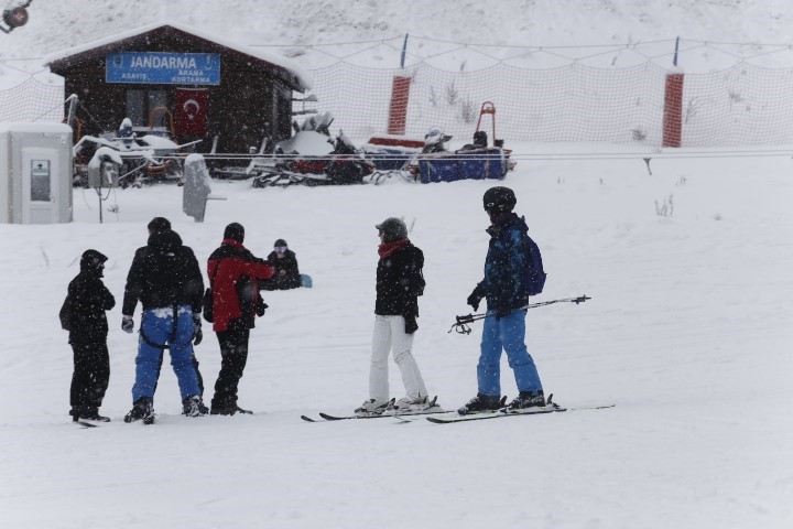 Uludağ’da kar kalınlığı 95 santimetreye ulaştı
