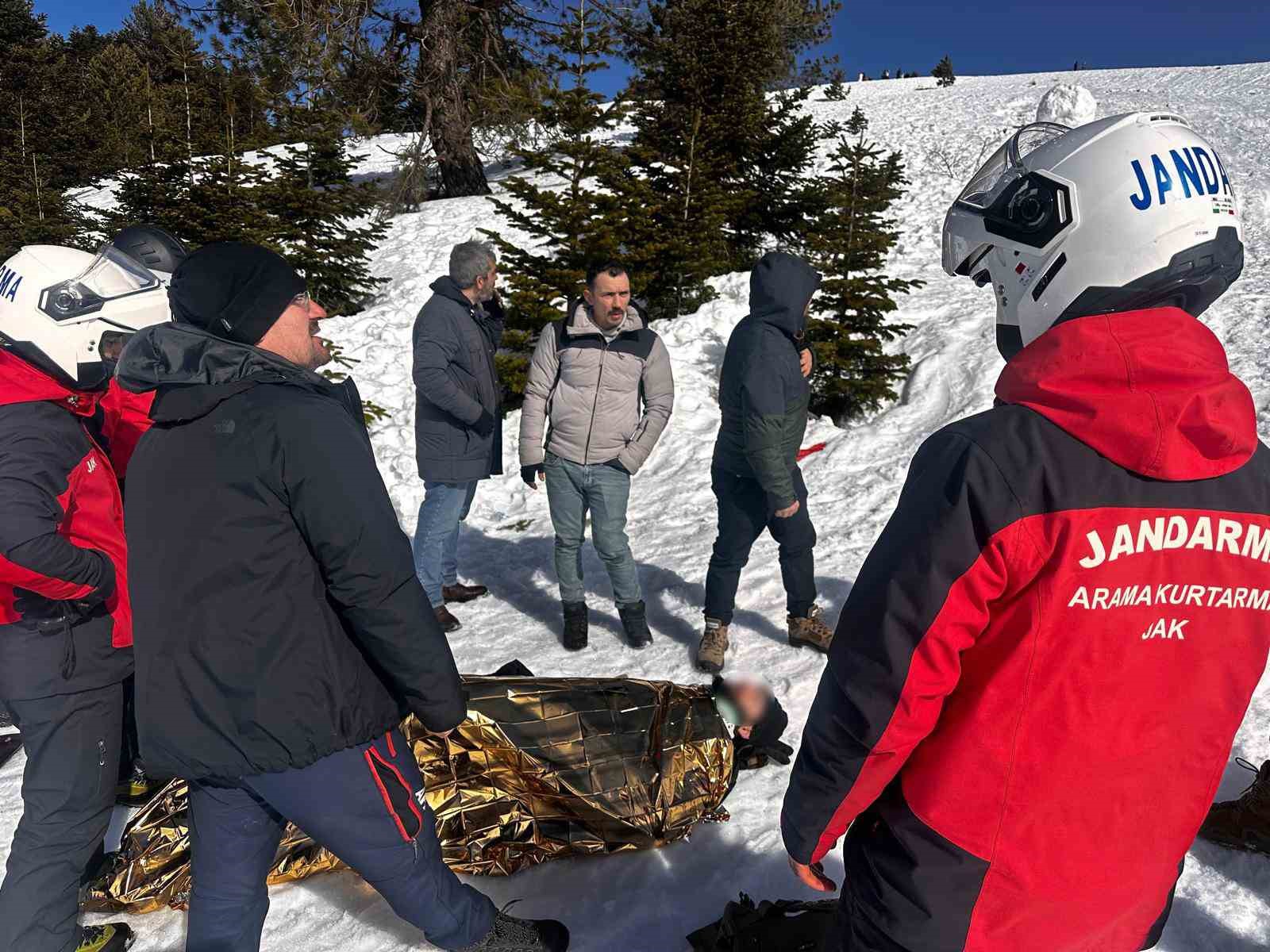 Uludağ’da kızak faciası: Dereye uçan tatilciyi JAK kurtardı
