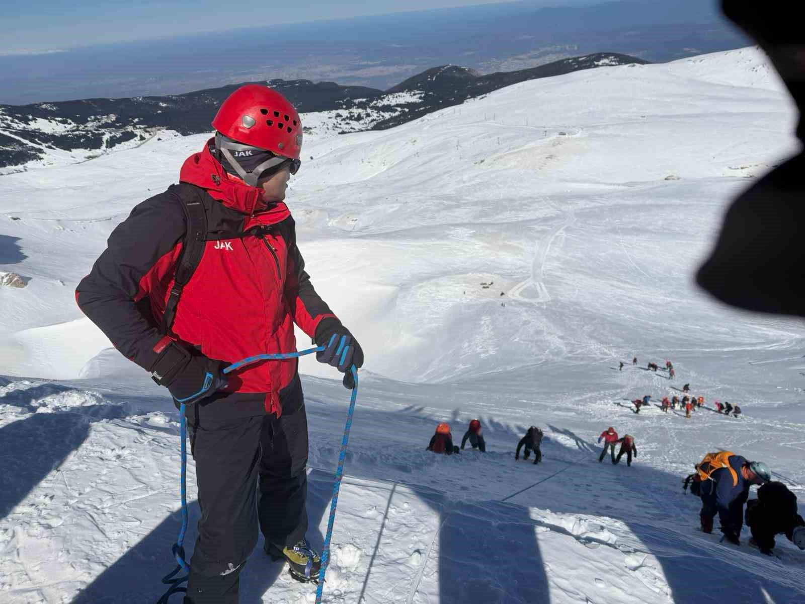 Uludağ’da mahsur kalan 2 kadın kurtarıldı
