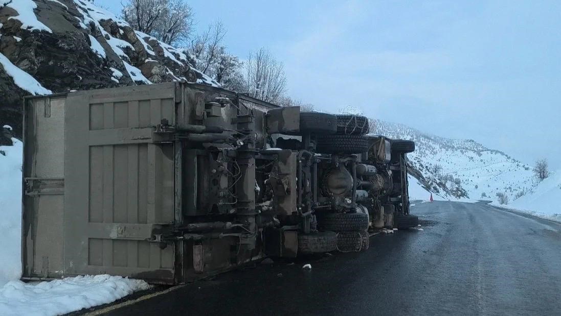 Uludere’de trafik kazası: 2 kişi yaralandı
