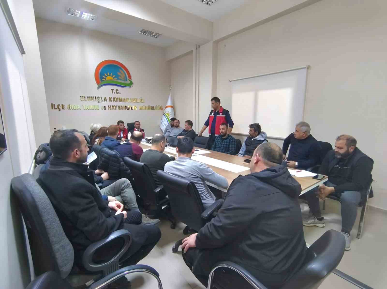 Ulukışla’da kanatlı hayvan ve yumurta üreticilerine eğitim
