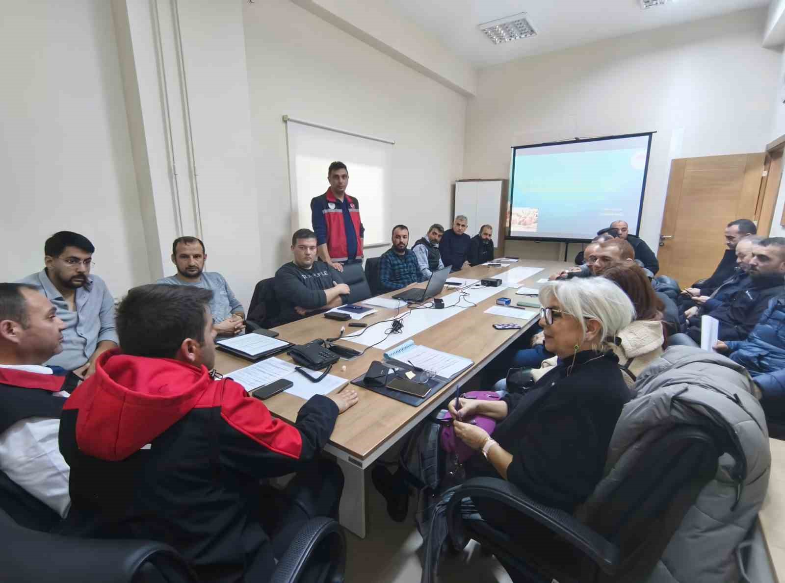 Ulukışla’da kanatlı hayvan ve yumurta üreticilerine eğitim
