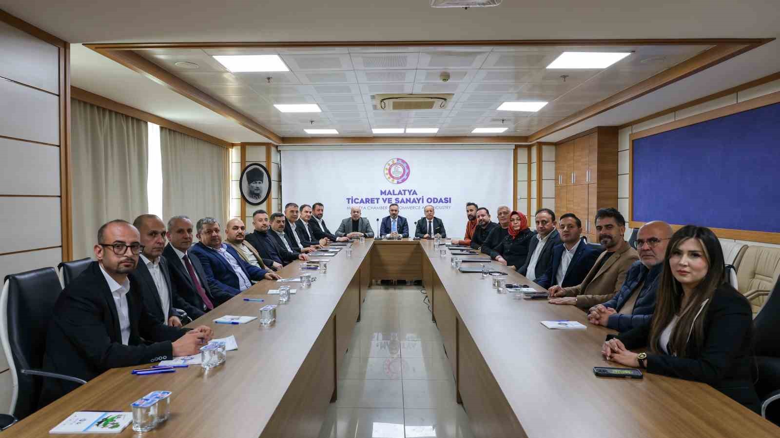 ULUSDER’den Malatya’da savunma sanayine 500 milyon TL’lik dev yatırım
ULUSDER’den Malatya’da savunma sanayine 500 milyon TL’lik dev yatırım