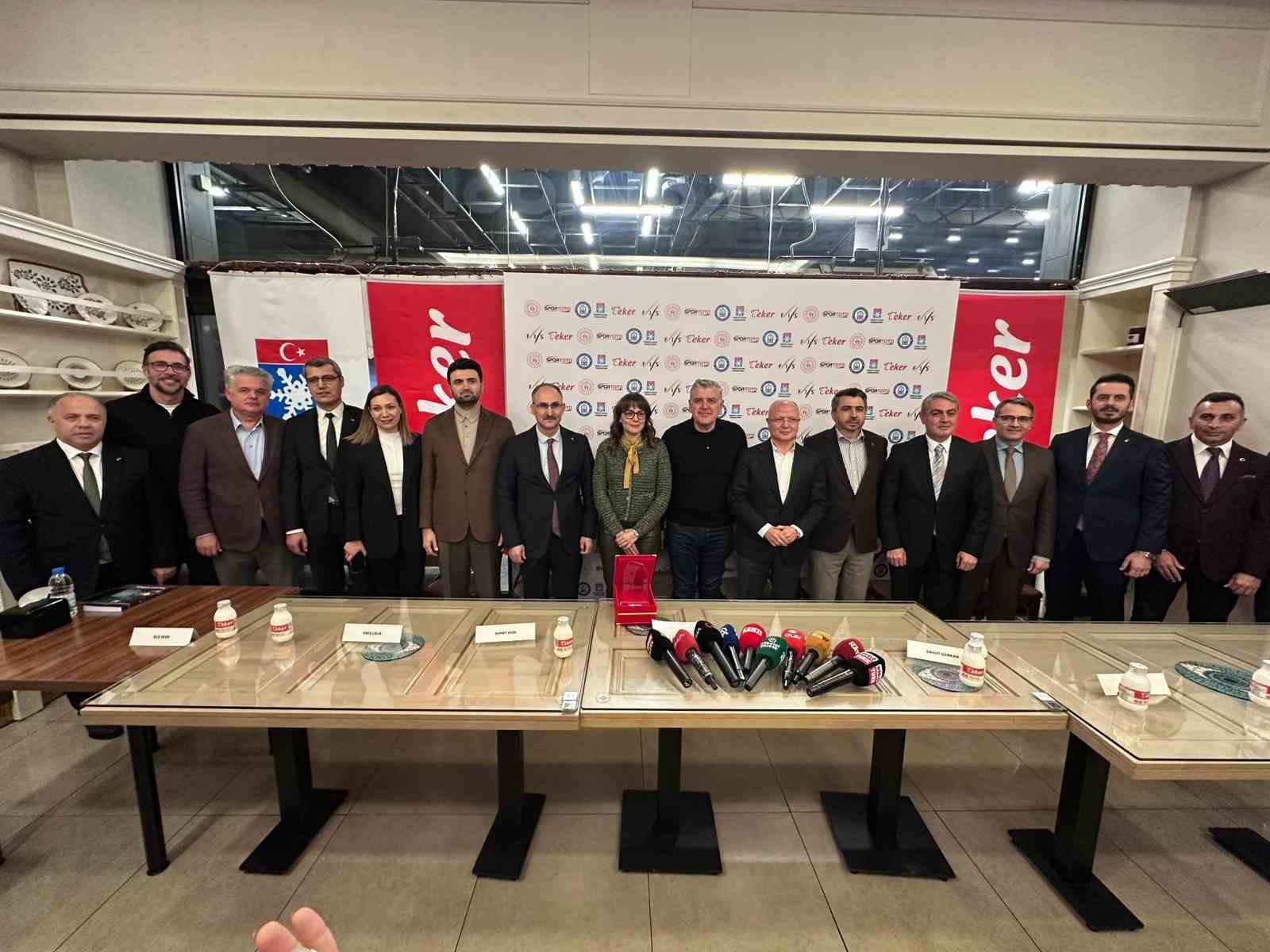 Uluslararası 43’üncü Çocuk Kupası ve FIS Uludağ Kupası tanıtımı yapıldı
Uluslararası 43’üncü Çocuk Kupası ve FIS Uludağ Kupası tanıtımı yapıldı