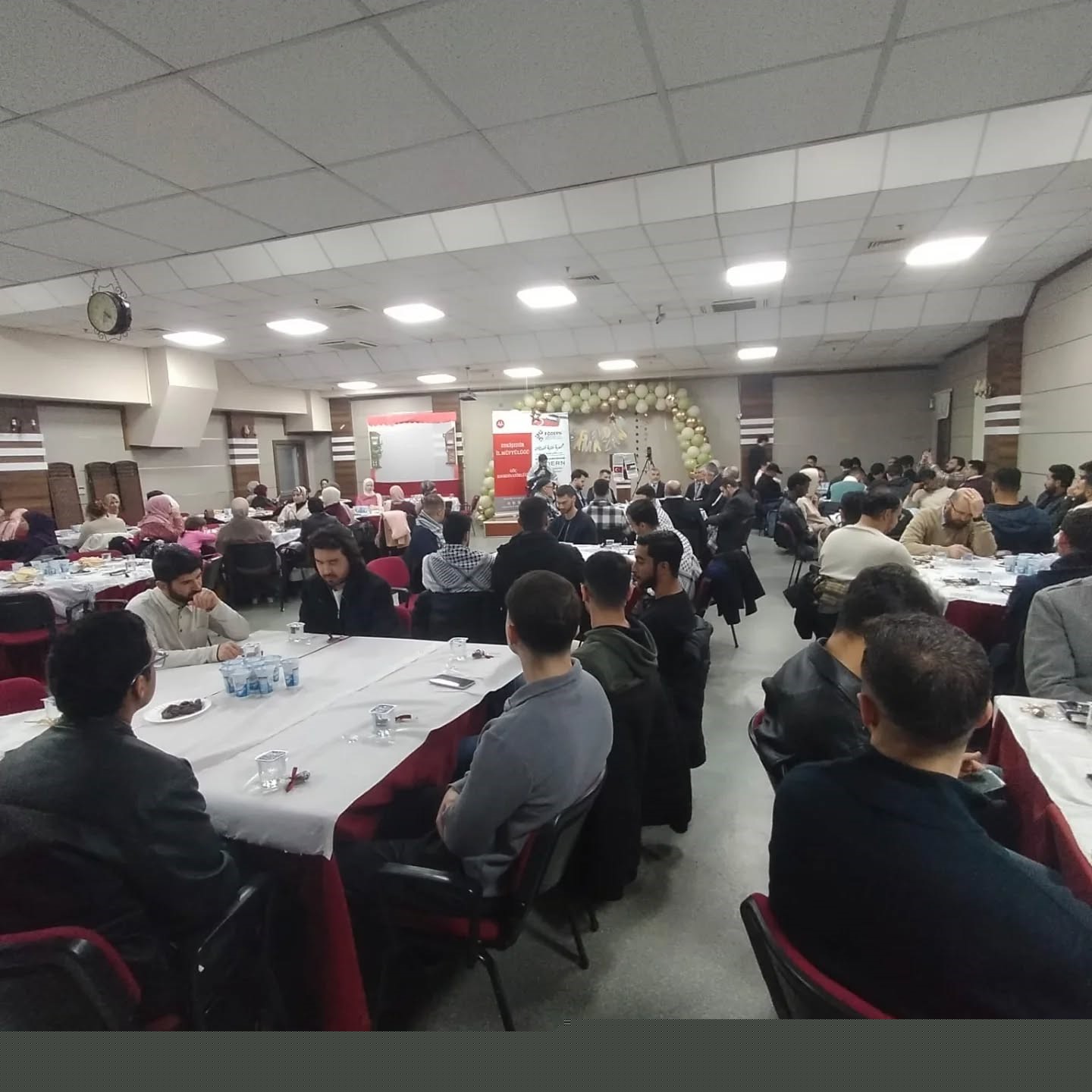 Uluslararası öğrenciler iftarda bir araya geldi
