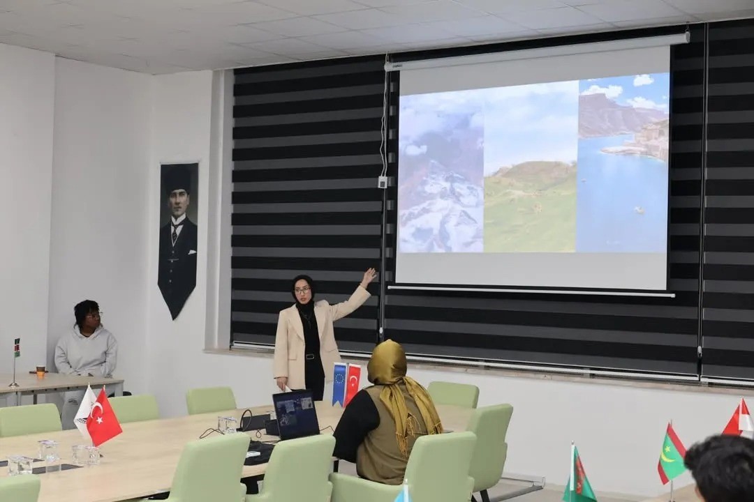 Uluslararası öğrencilerden "Benim Ülkem, Benim Kültürüm" etkinliği
Uluslararası öğrencilerden "Benim Ülkem, Benim Kültürüm" etkinliği