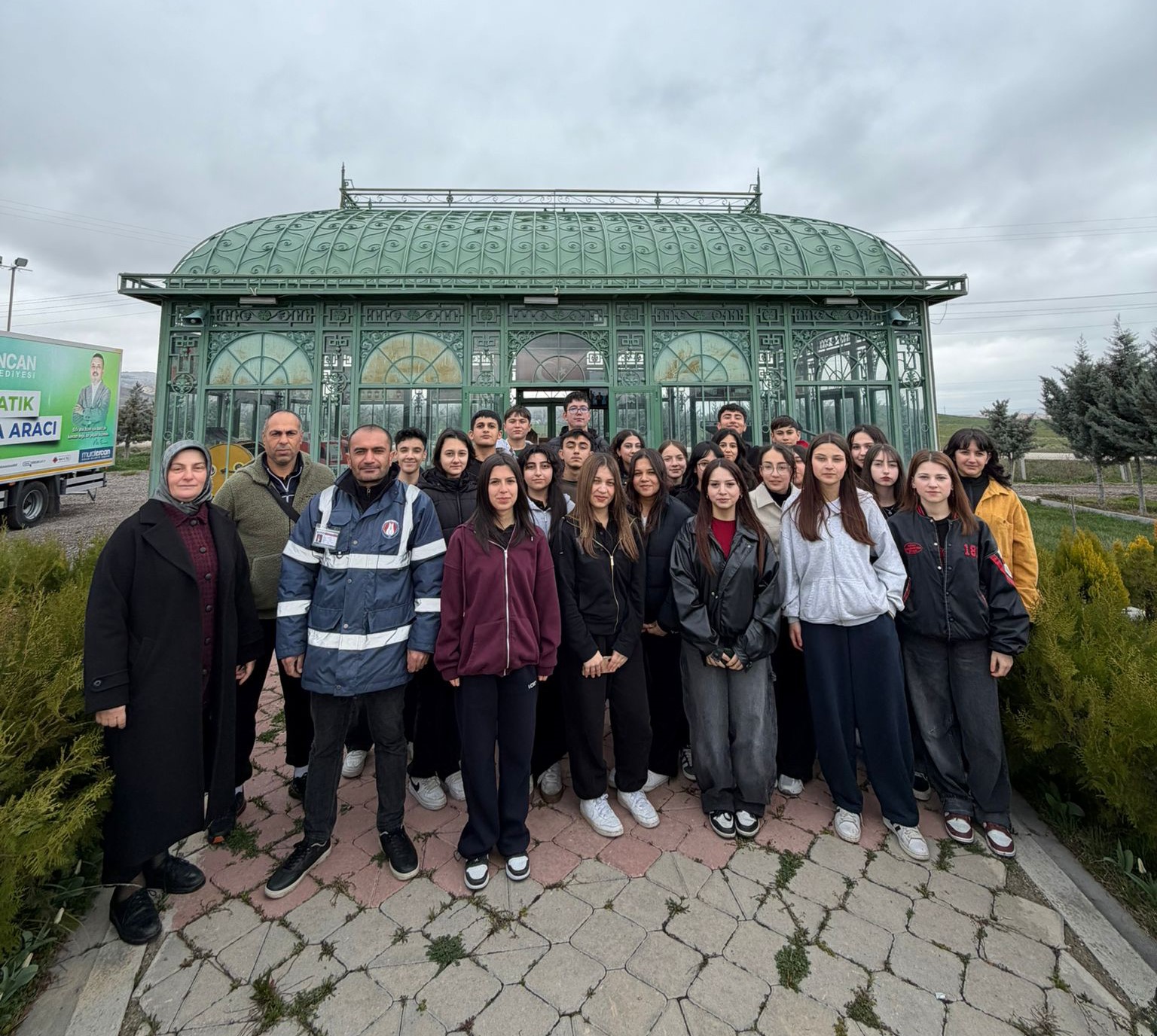 Uluslararası Sıfır Atık Günü’nde Sincan’da öğrencilere çevre eğitimi
Uluslararası Sıfır Atık Günü’nde Sincan’da öğrencilere çevre eğitimi