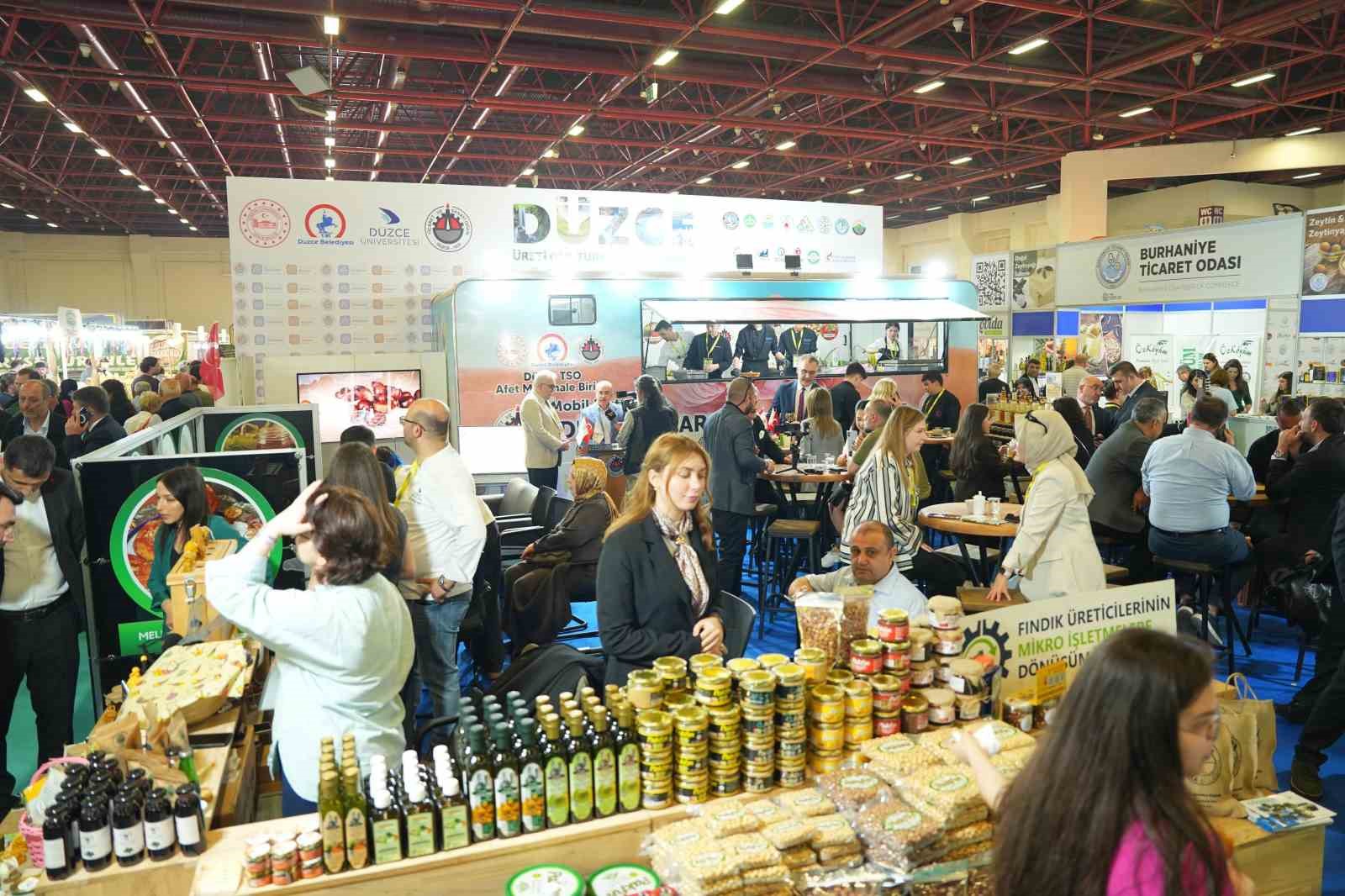 Uluslararası yöresel ürünler fuarında Düzce standına büyük ilgi
