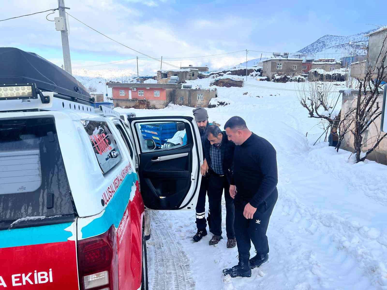 UMKE ekipleri iki hastaya zamanında müdahalede bulundu
