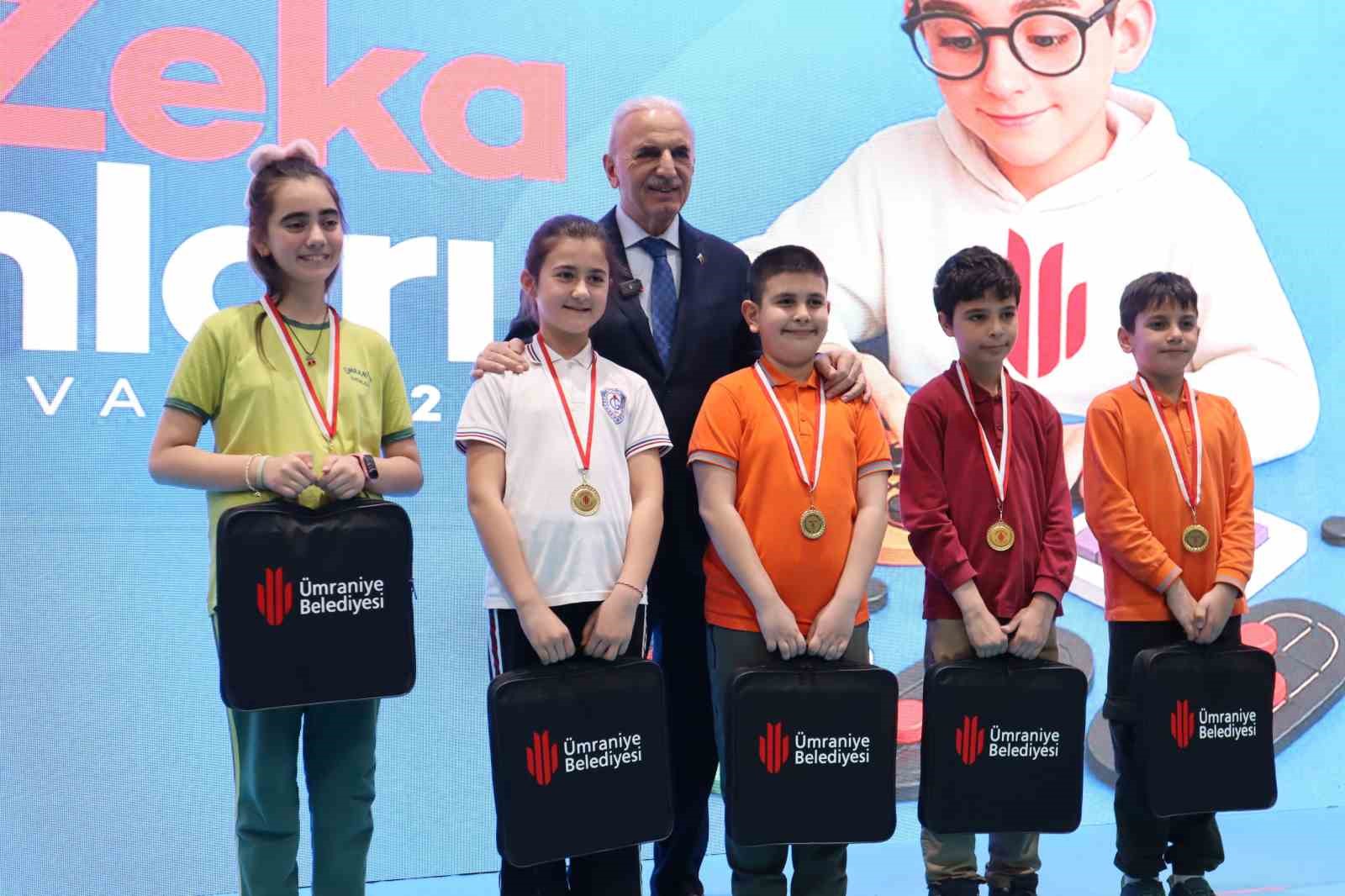 Ümraniye’de Akıl ve Zeka Oyunları Festivali: 257 öğrenci kıyasıya yarıştı
