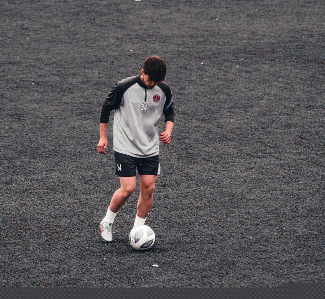 Ümraniye’de çakarlı araçla silahlı saldırı: 21 yaşındaki genç futbolcu hayatını kaybetti
Ümraniye’de çakarlı araçla silahlı saldırı: 21 yaşındaki genç futbolcu hayatını kaybetti