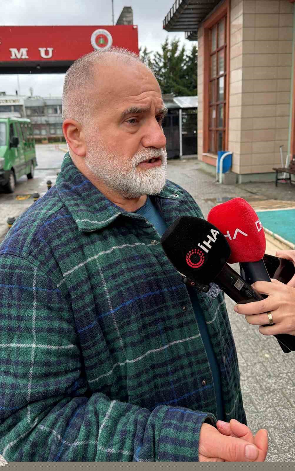 Ümraniye’de çakarlı araçla silahlı saldırı: 21 yaşındaki genç futbolcu hayatını kaybetti
Ümraniye’de çakarlı araçla silahlı saldırı: 21 yaşındaki genç futbolcu hayatını kaybetti